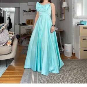 Mac Duggal STRAPLESS A-LINE BOW BALLGOWN - UNWORN with tags